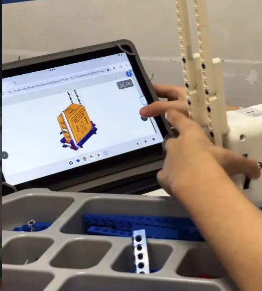 Programacao no tablet, robótica no Colégio Basic